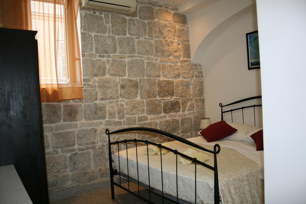 Rooms And Apartments Emily Сплит Екстериор снимка