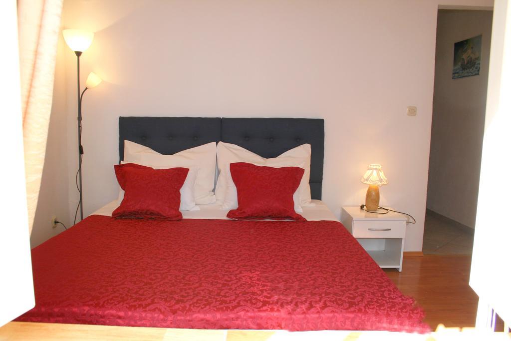 Rooms And Apartments Emily Сплит Екстериор снимка
