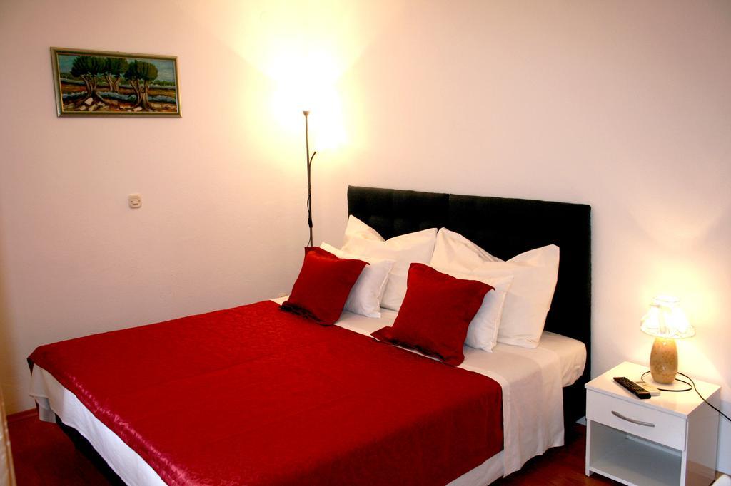 Rooms And Apartments Emily Сплит Екстериор снимка