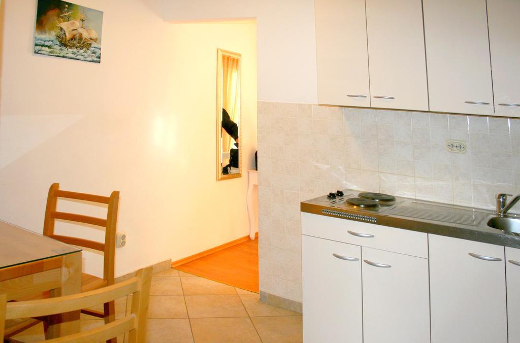 Rooms And Apartments Emily Сплит Екстериор снимка