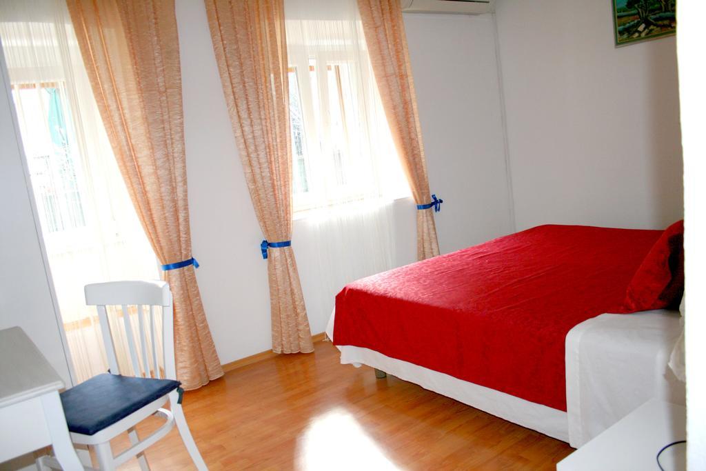 Rooms And Apartments Emily Сплит Екстериор снимка