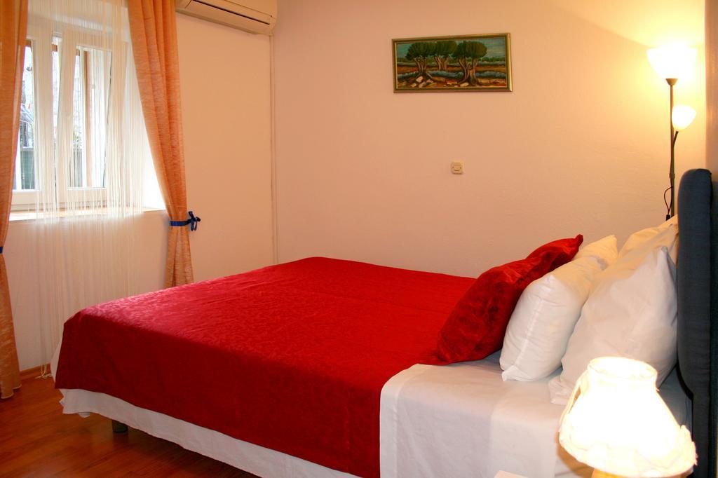 Rooms And Apartments Emily Сплит Екстериор снимка
