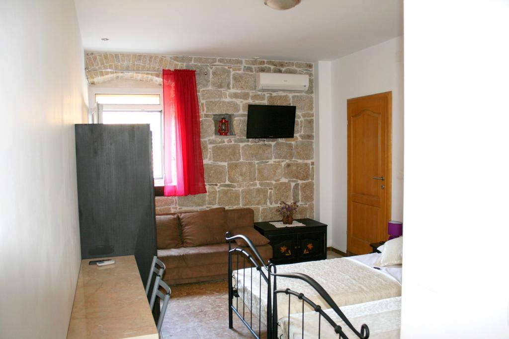 Rooms And Apartments Emily Сплит Екстериор снимка