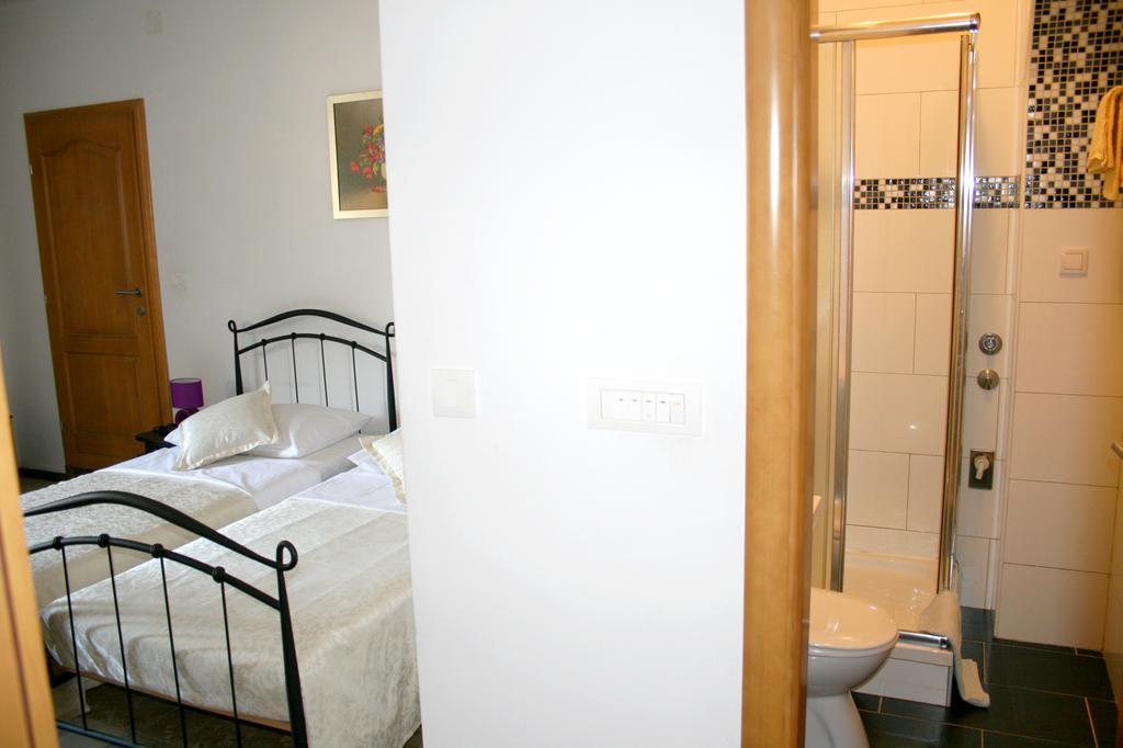 Rooms And Apartments Emily Сплит Екстериор снимка