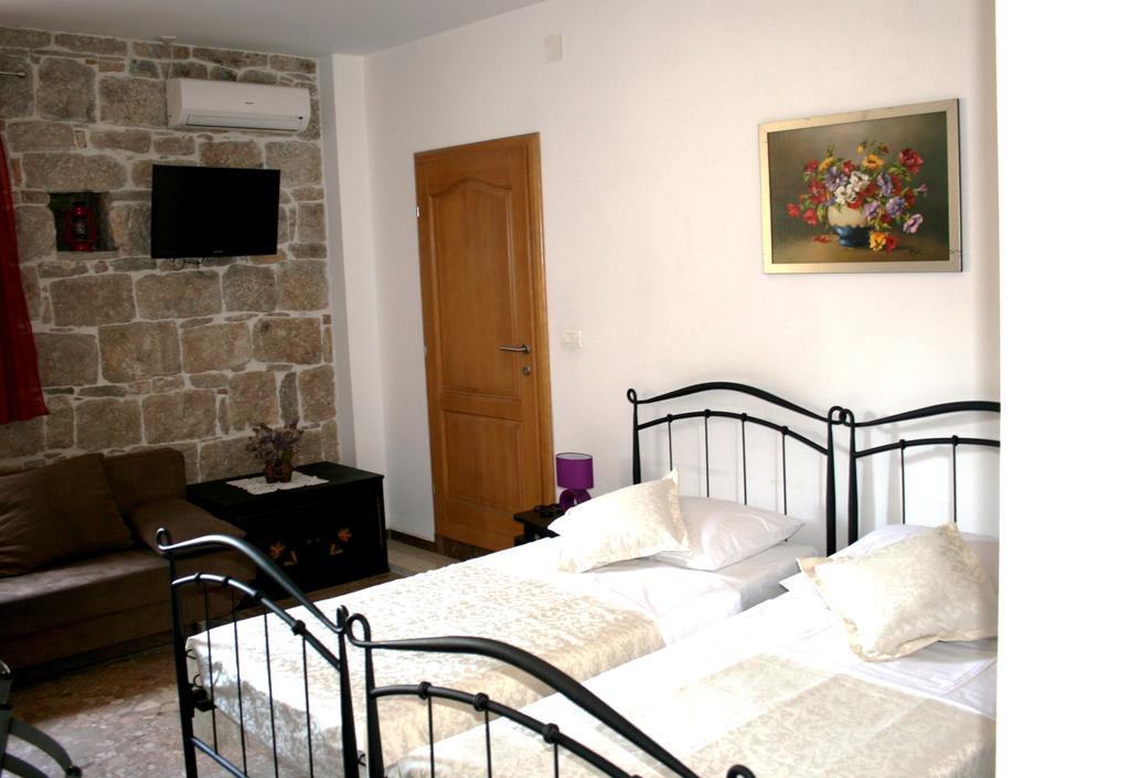 Rooms And Apartments Emily Сплит Екстериор снимка
