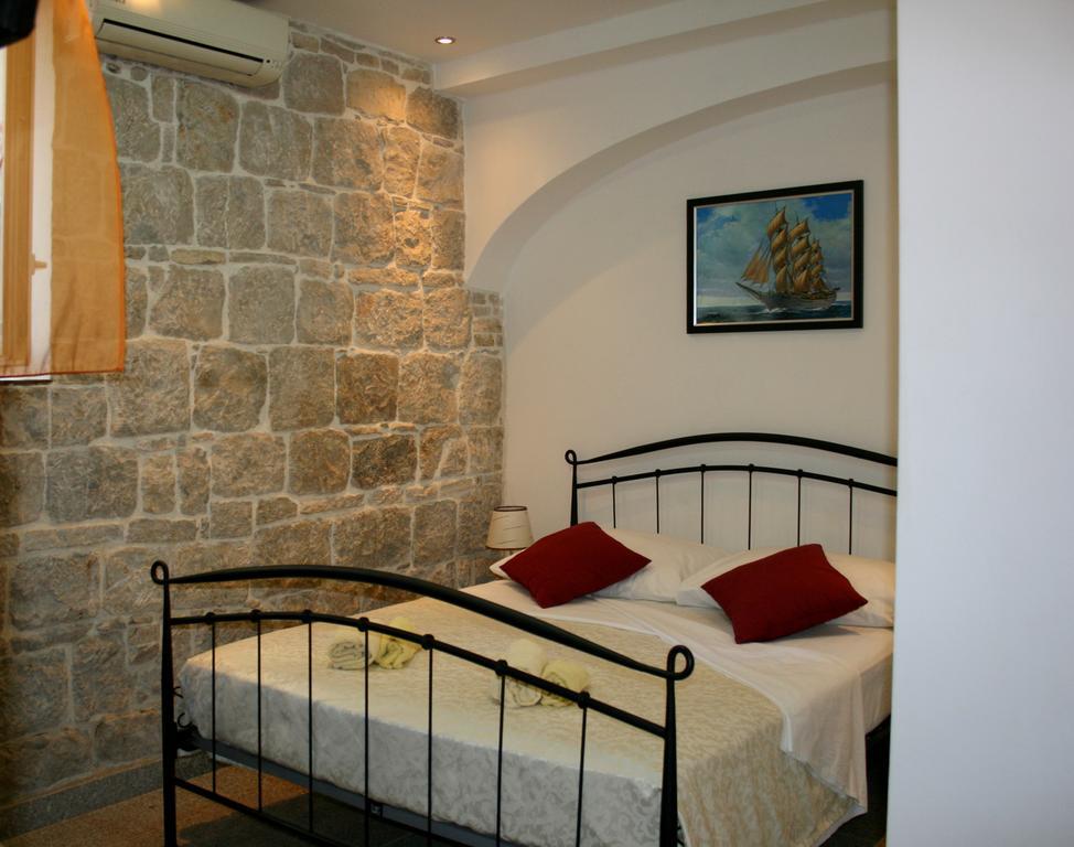 Rooms And Apartments Emily Сплит Екстериор снимка