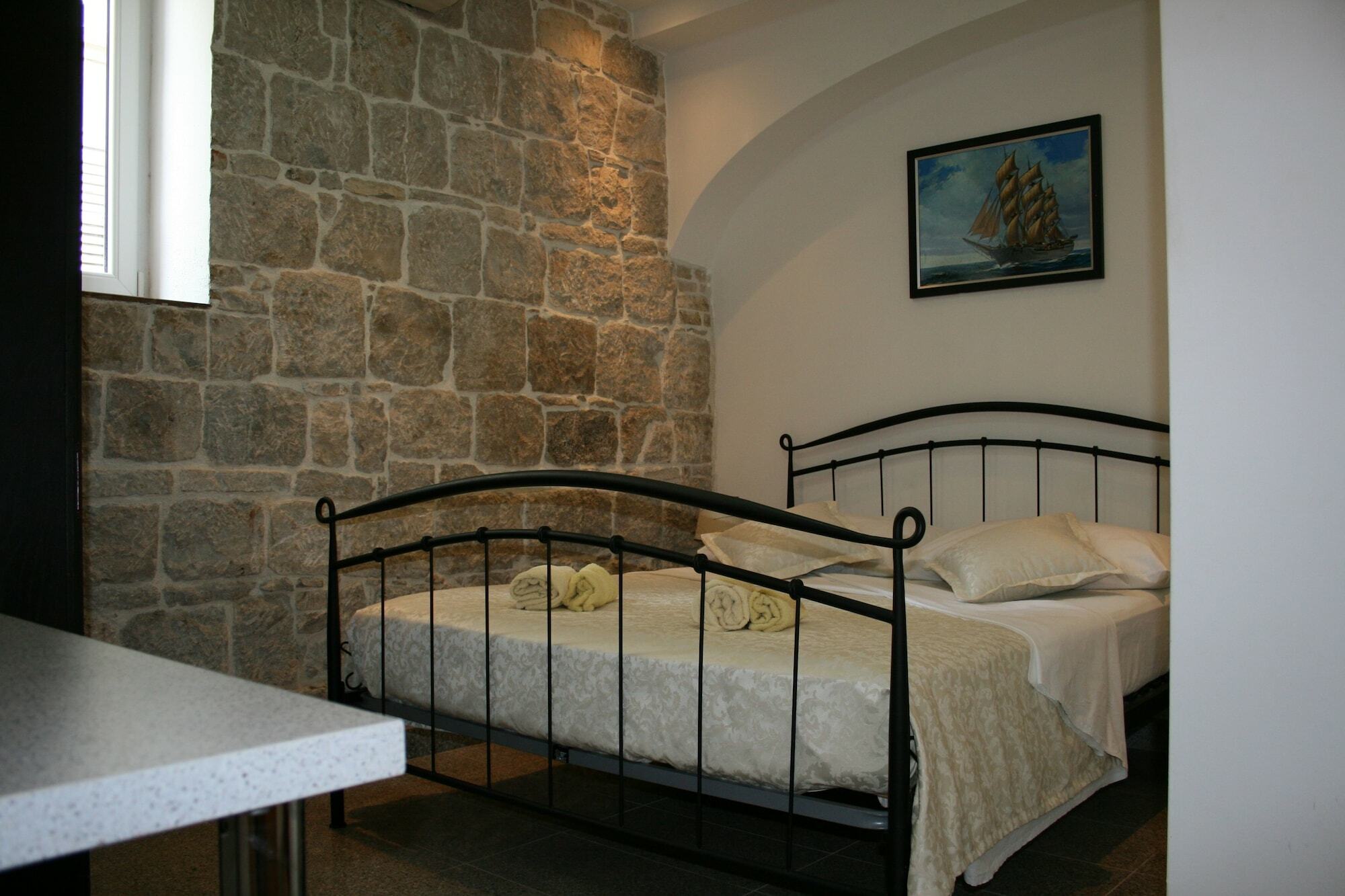 Rooms And Apartments Emily Сплит Екстериор снимка
